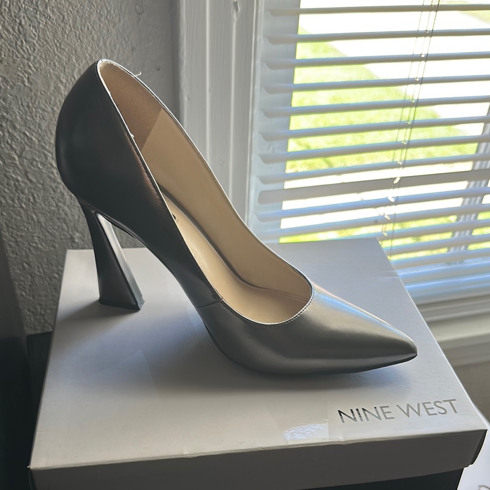 Nine West Women's Silver Pumps